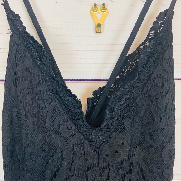 Tobi MILA BLACK LACE PLEATED SKATER DRESS … - Picture 9 of 11